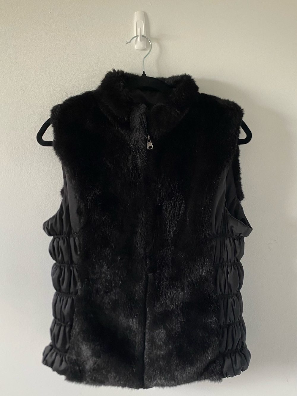 Black Faux Fur Sleeveless Reversible Vest Jacket - Women Size M EUC Mobwife Fall